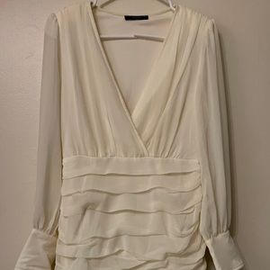 Dress very good condition, used only 1 time, clean, white, size M, short dress